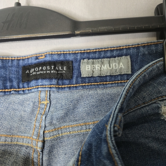 Aeropostale Women's Jean Bermuda Cuffed Distressed Shorts Size 8 - Picture 10 of 15
